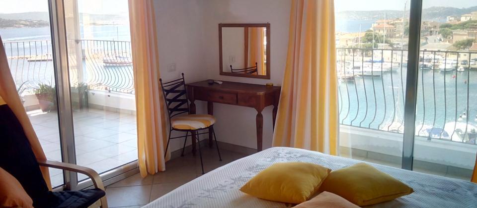 Chez Coco' Hotel Ла Мадалена Екстериор снимка