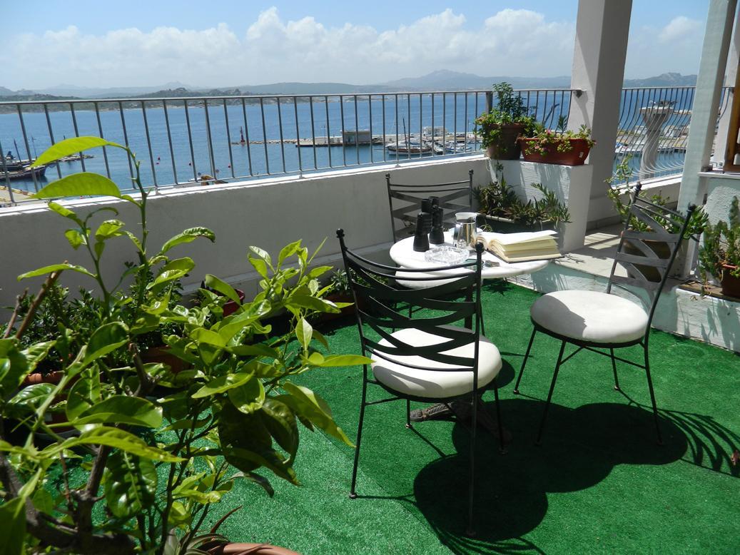 Chez Coco' Hotel Ла Мадалена Екстериор снимка