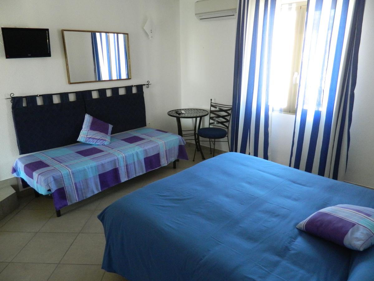 Chez Coco' Hotel Ла Мадалена Екстериор снимка